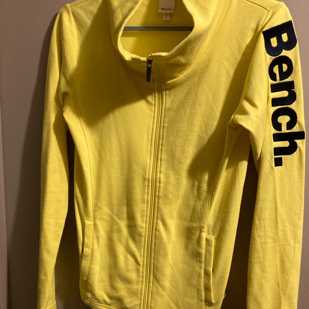 Bench zipper up jacket Sz L